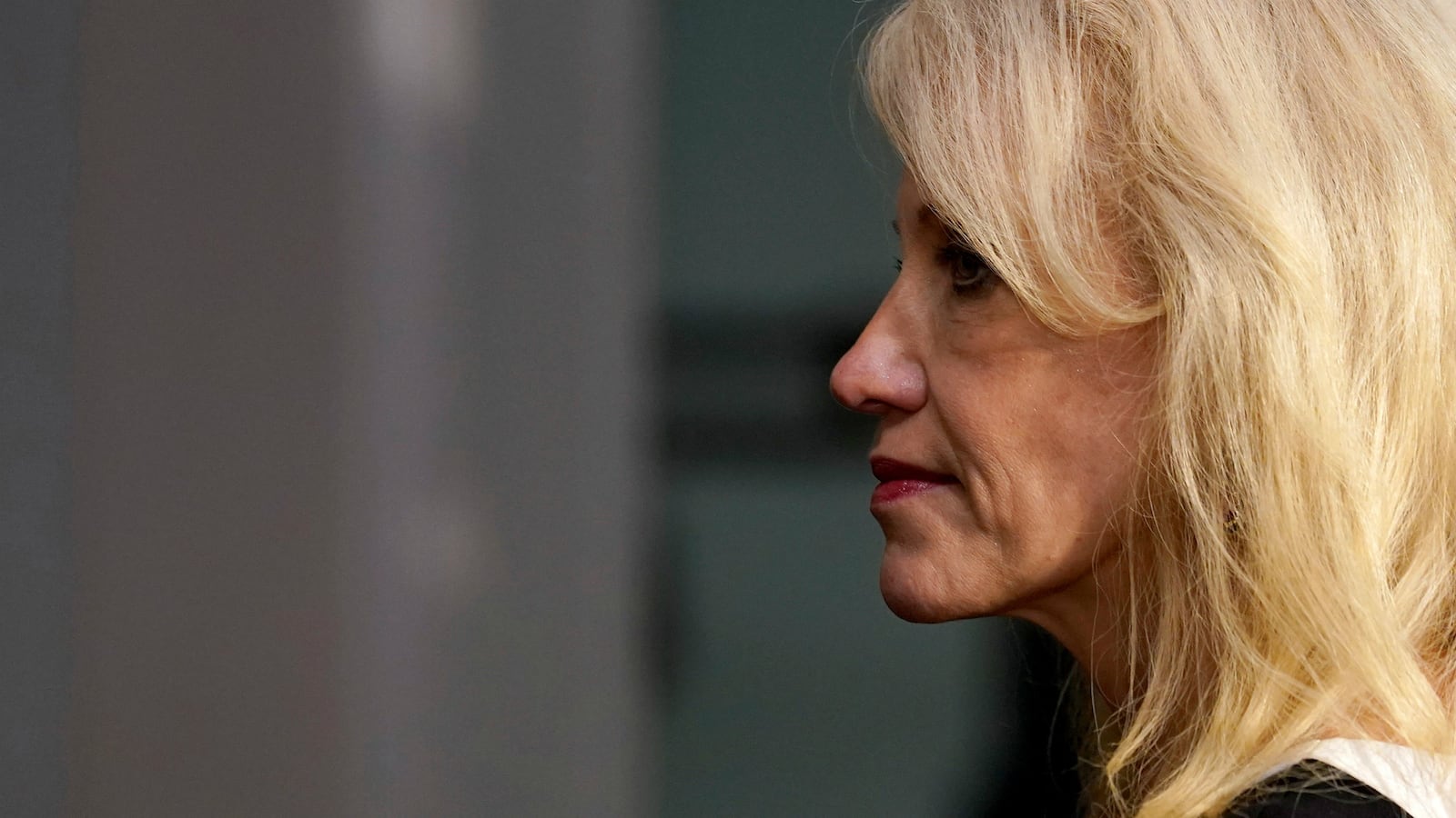 180211-kellyanne-conway-porter-accusers-cheat_g3tipu