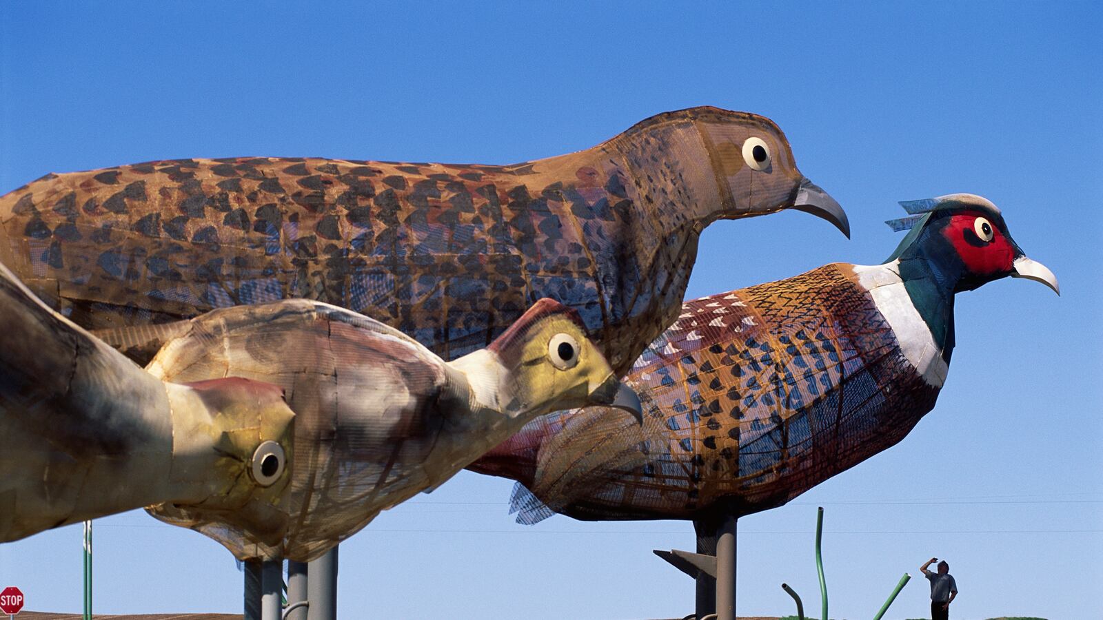 articles/2013/08/29/the-lure-of-north-dakota-s-enchanted-road/130828-enchanted-highway-tease_mm3t1i