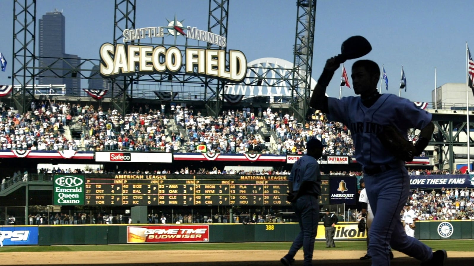 cheats/2016/09/30/white-nationalists-target-mariners-after-player-suspended/160930-mariners-hackers-cheat_w7vrvm