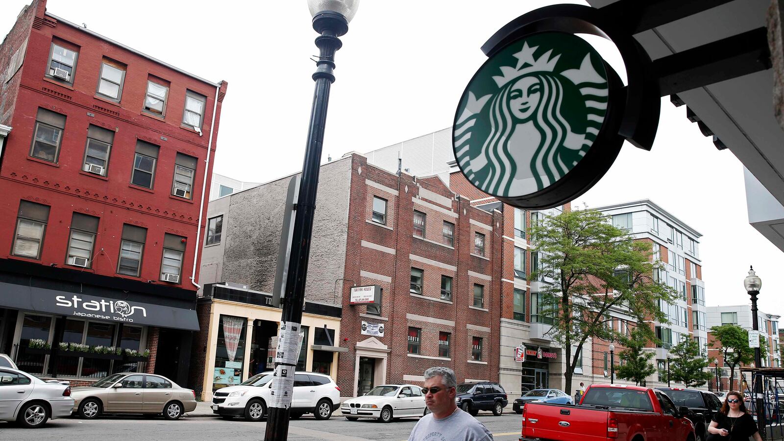 cheats/2013/06/19/starbucks-to-post-calorie-counts/130619-starbucks-cheat_kpxfry