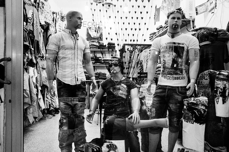 galleries/2014/08/04/inside-kobani-syria-photos/140801-sayman-kobani9_tc6jjl