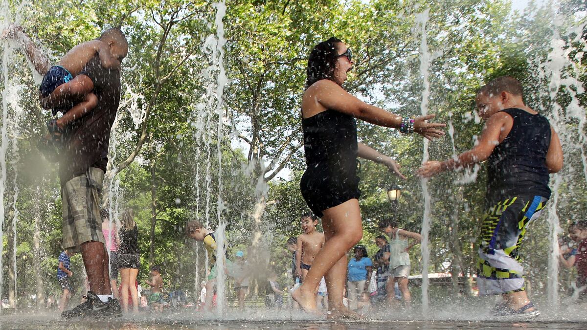 cheats/2012/06/07/u-s-records-warmest-spring-ever/hot-summer-in-nyc-cheat_lwjo7n