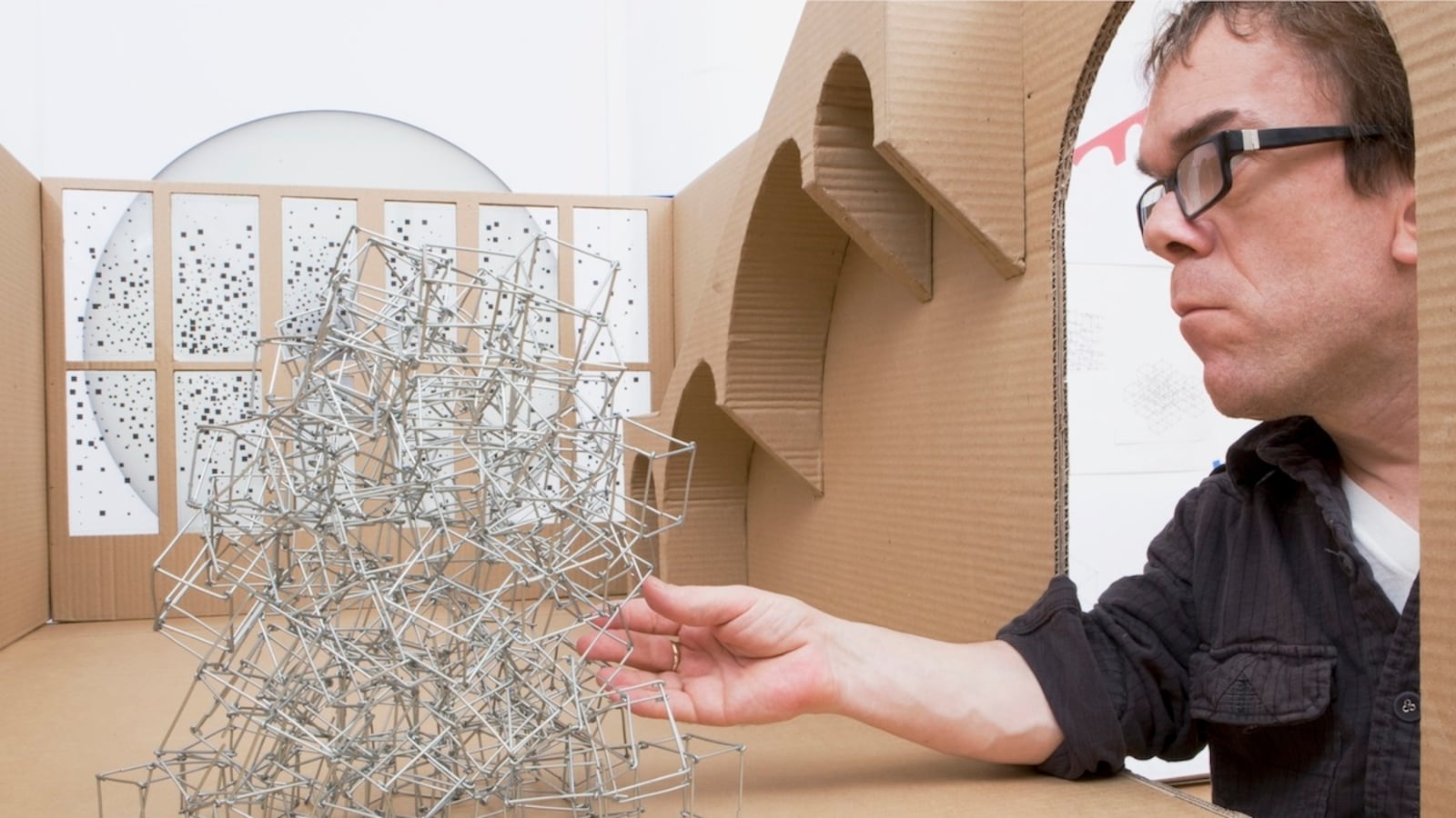 articles/2012/11/26/corban-walker-in-venice-is-the-daily-pic-by-blake-gopnik/walker-daily-pic_uz8enl