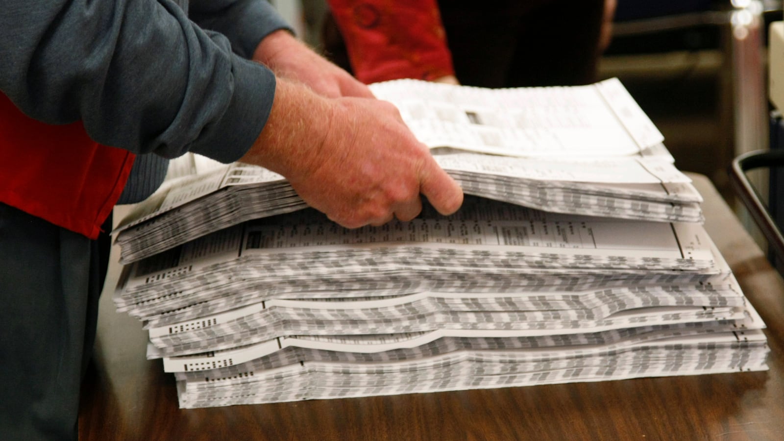 2012-10-26T120000Z_1298246999_GM1E8AQ0ODT01_RTRMADP_3_USA-CAMPAIGN_alrsqo