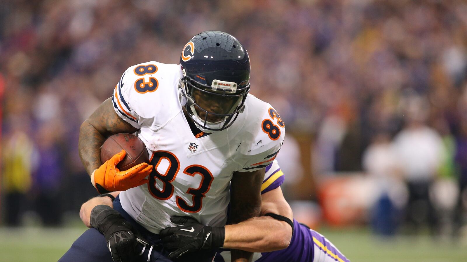 cheats/2014/08/06/nfler-suspended-for-body-slamming-rookie/140806-bennett-nlf-cheat_z9qrcu