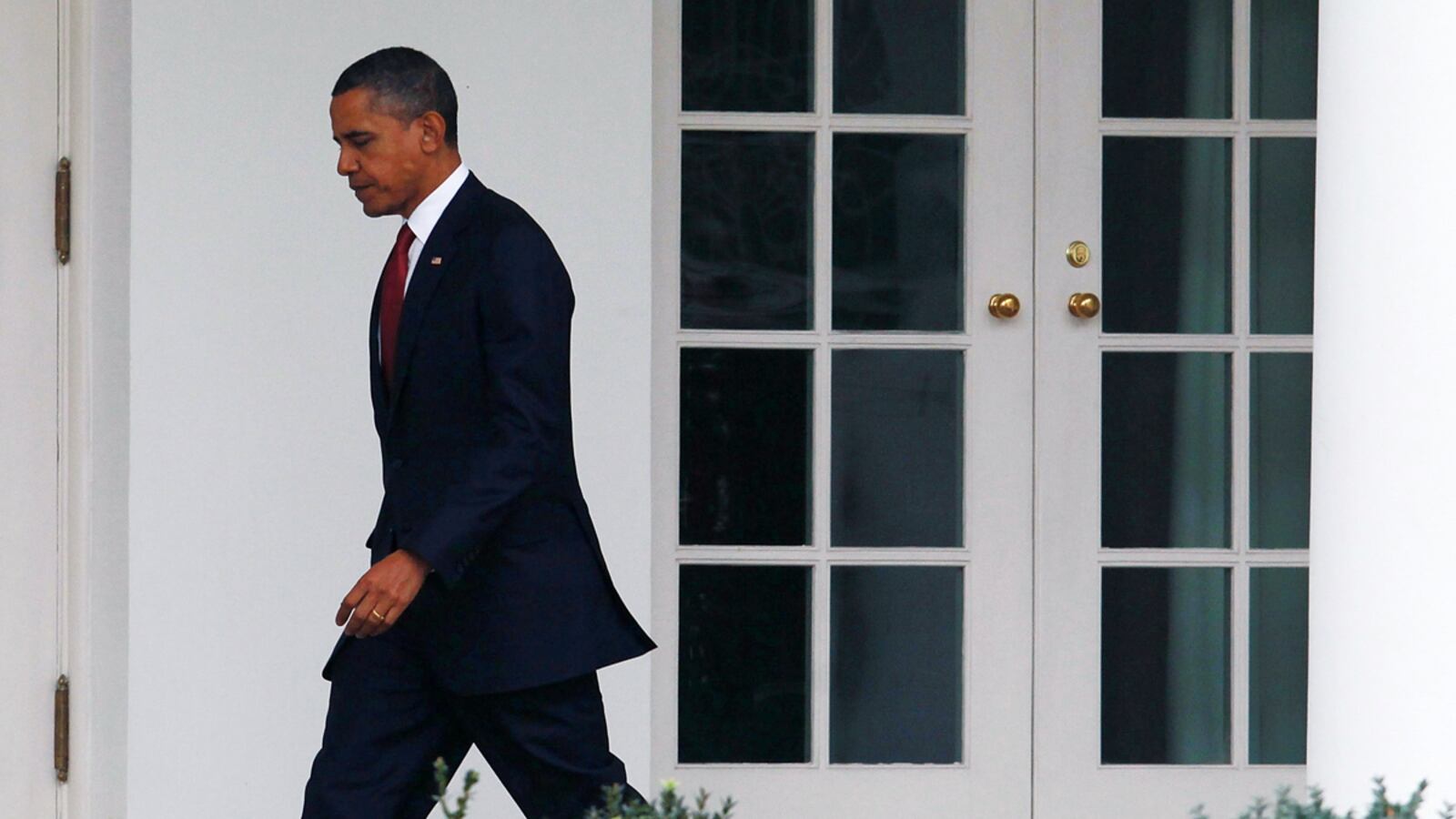 cheats/2011/12/29/romney-obama-s-like-marie-antoinette/obama-out-of-touch-cheat_zrjguf