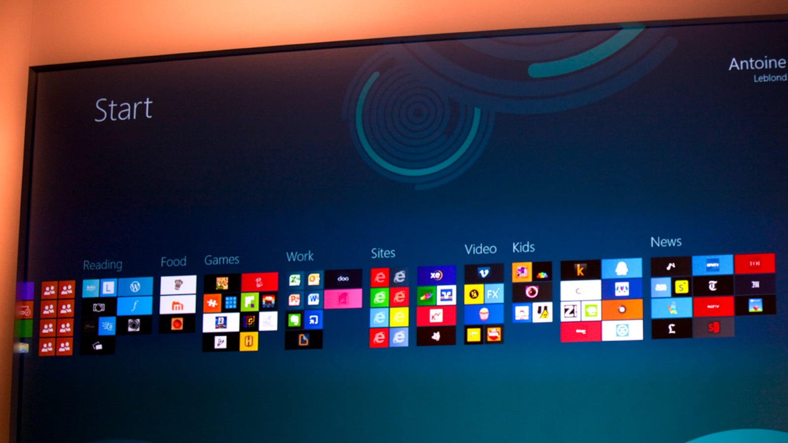 articles/2012/04/09/can-microsoft-come-back-dan-lyons-s-month-without-apple-and-google/microsoft-comeback-lyons_c7tmht