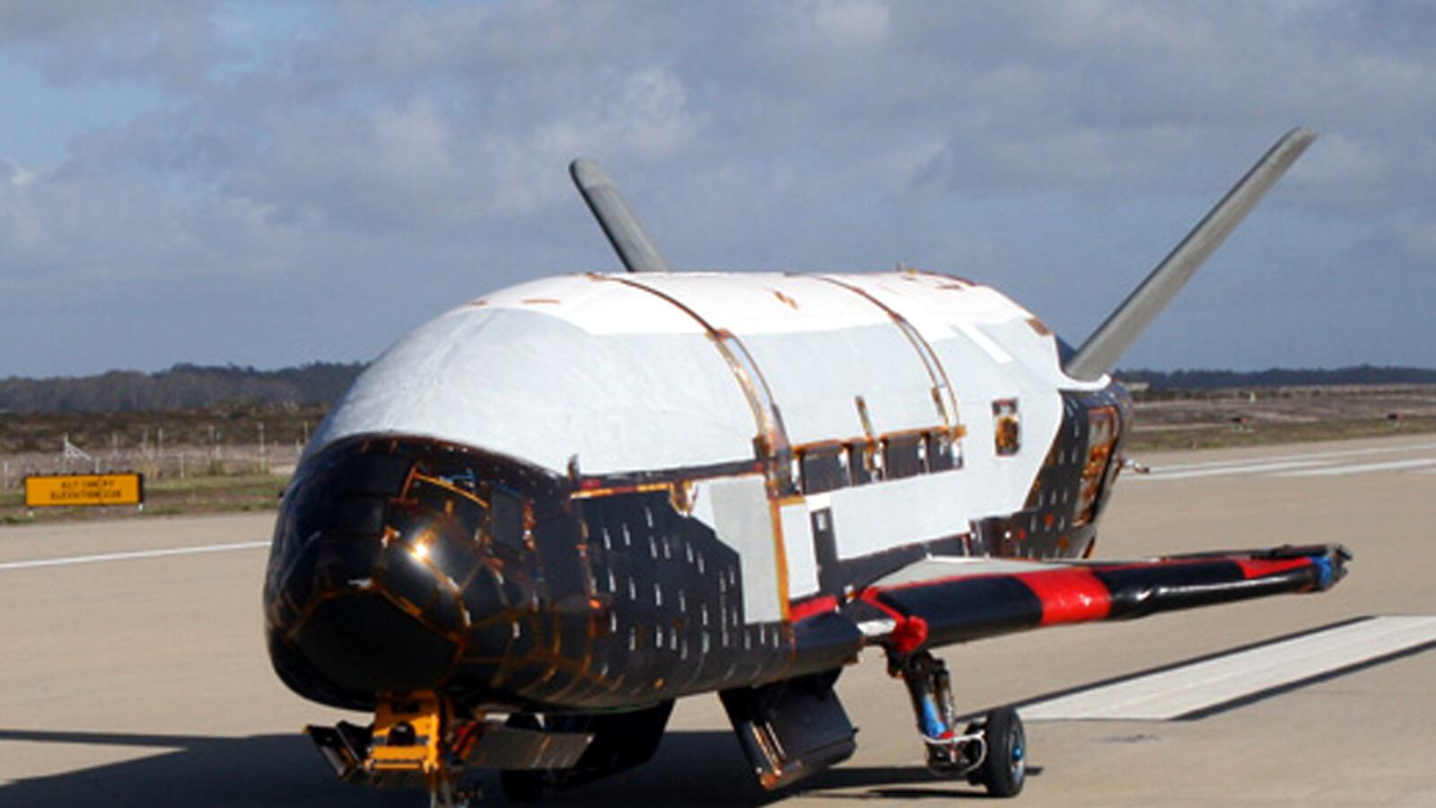 cheats/2012/06/16/unmanned-space-plane-lands/space-plane-cheat_ximfab