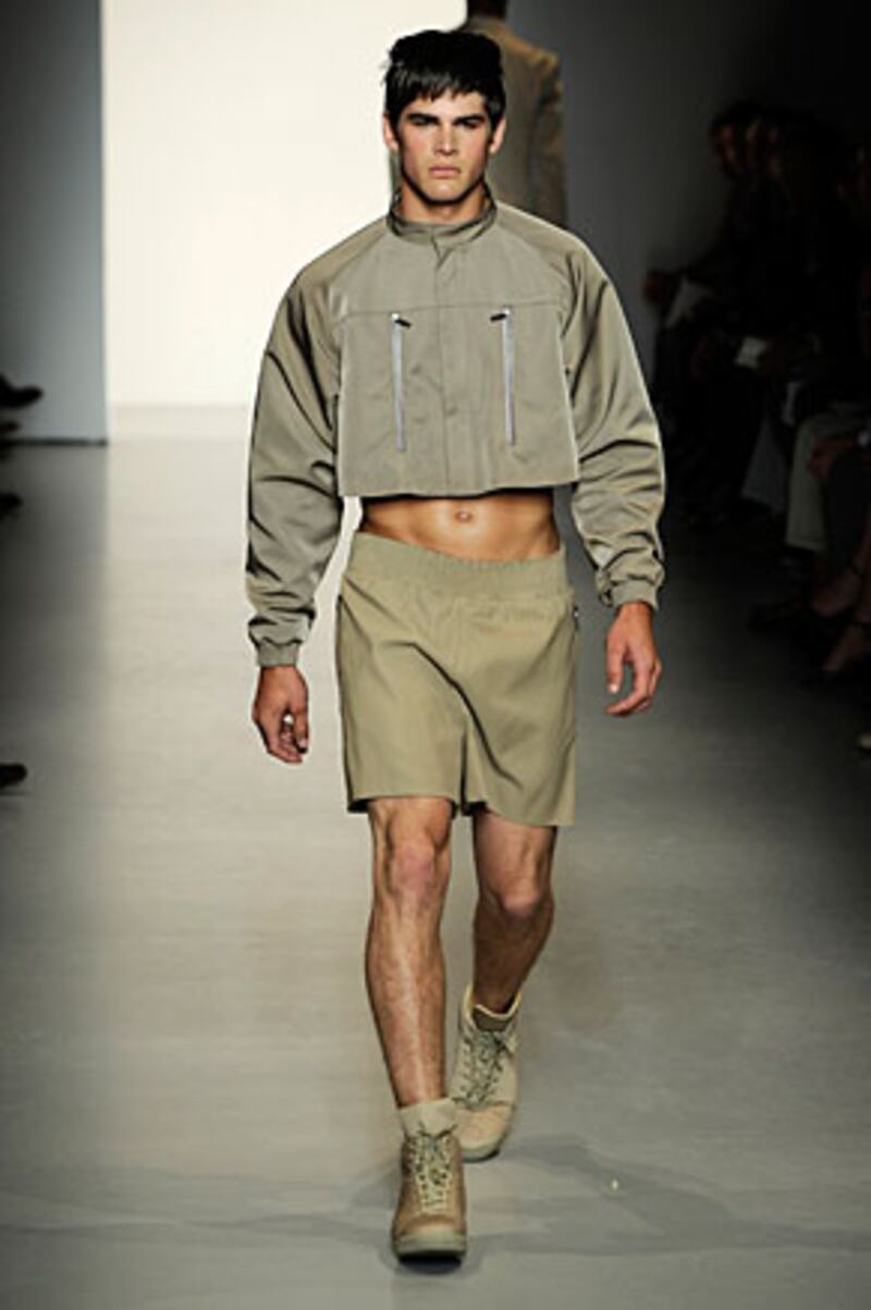 galleries/2010/06/22/milan-fashion-trends/milan-fashion-trends---crop-tops_l5agjy