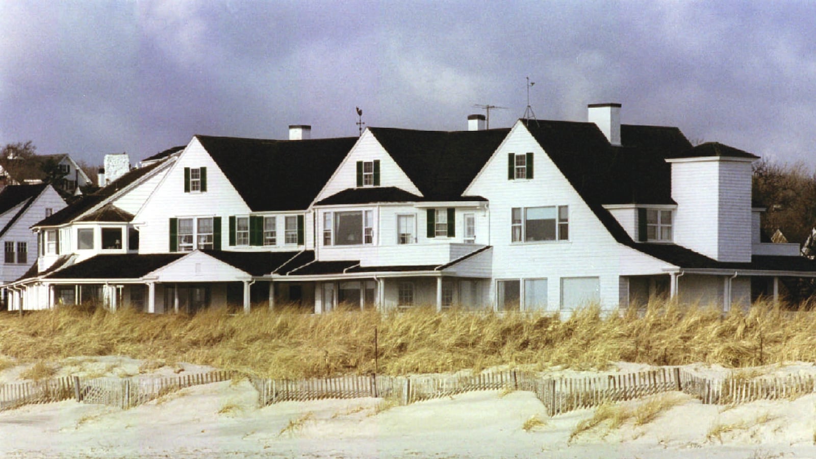 cheats/2016/07/05/kennedys-had-trump-pi-ata-at-july-4-party/160705-kennedy-compound-cheat_b7tc1o