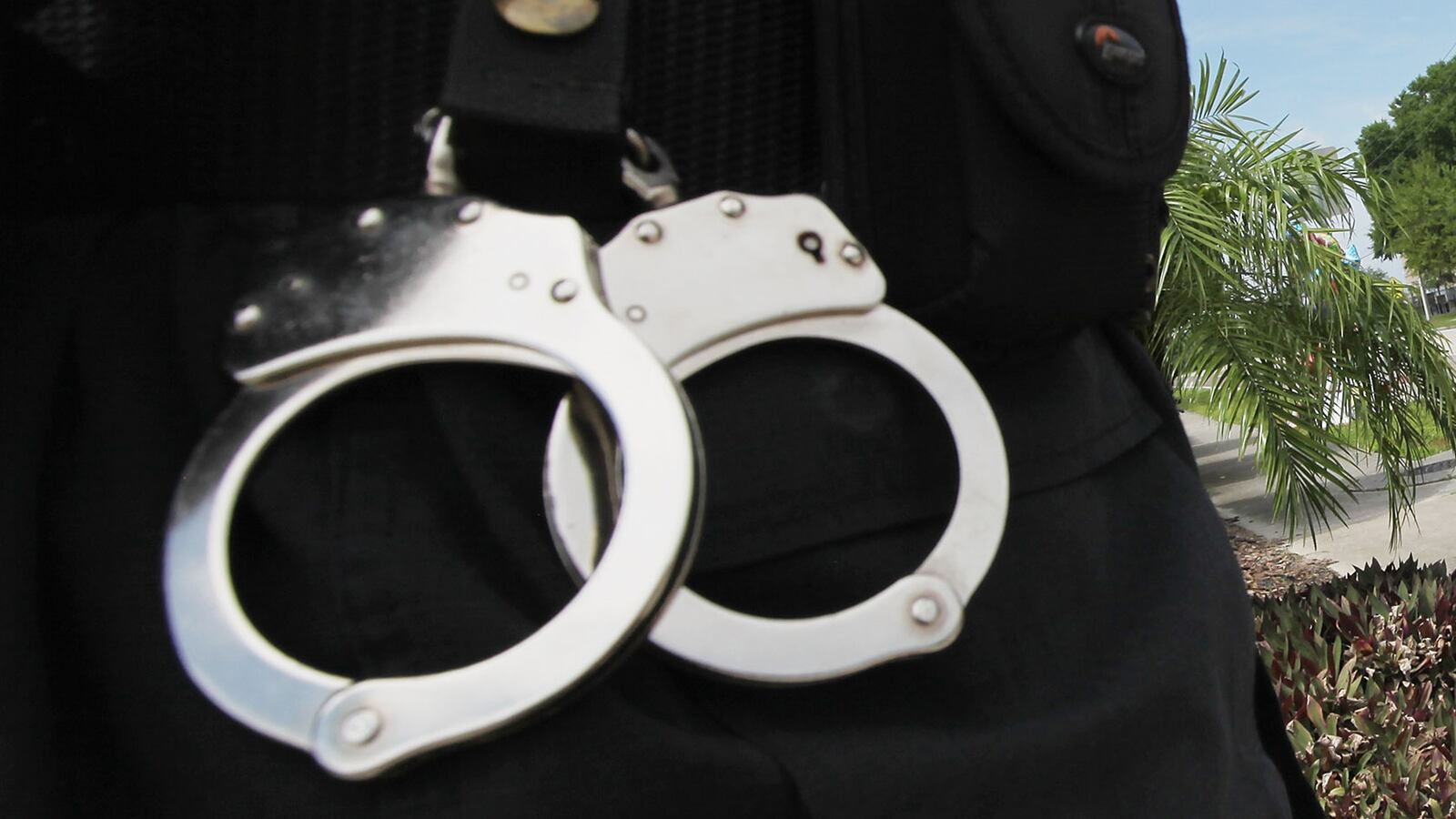 cheats/2014/01/30/2-texas-smuggling-rings-busted/140130-houston-arrests-cheat_tdkdyg