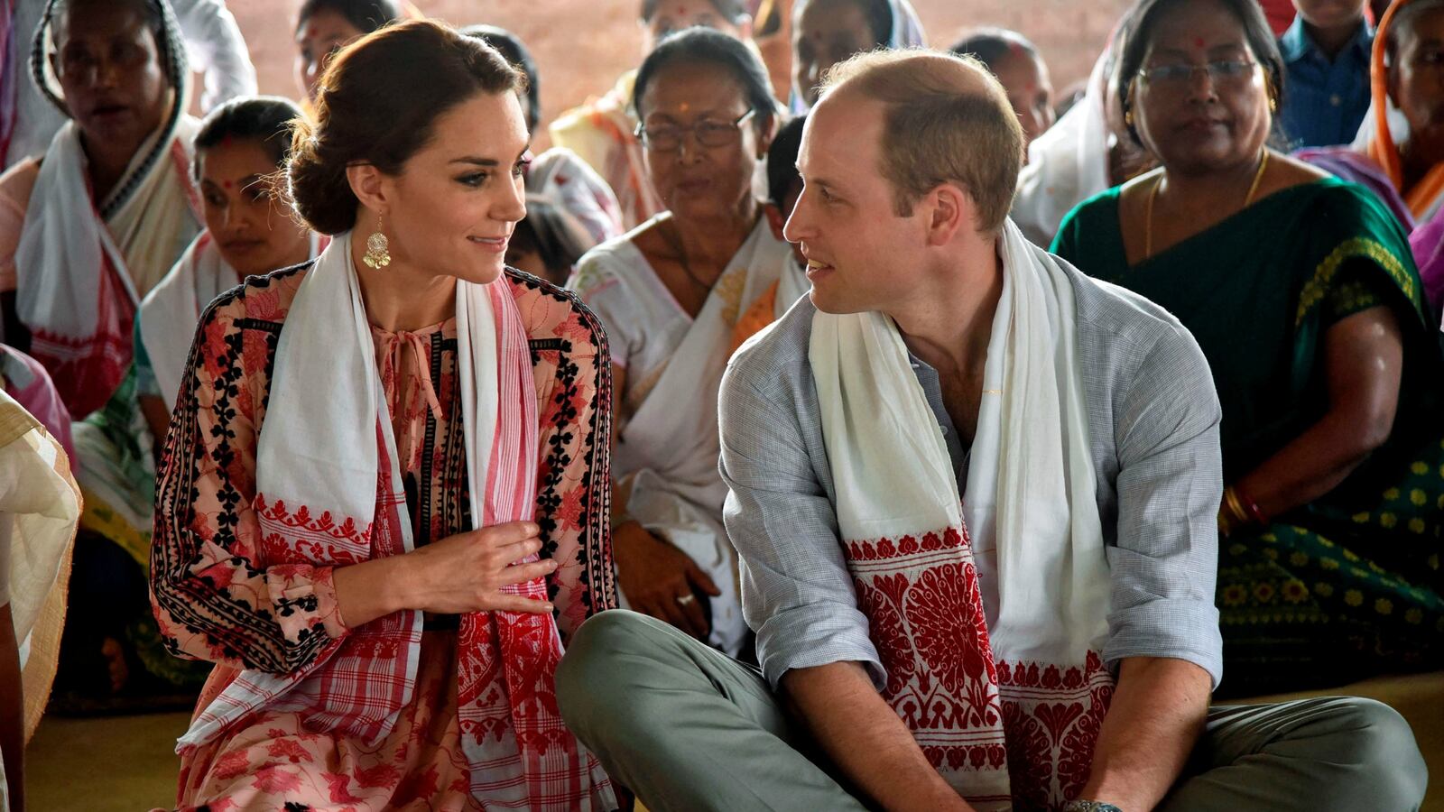 cheats/2016/04/16/william-and-kate-honor-diana-s-memory/160416-kate-william-india-cheat_axjykq