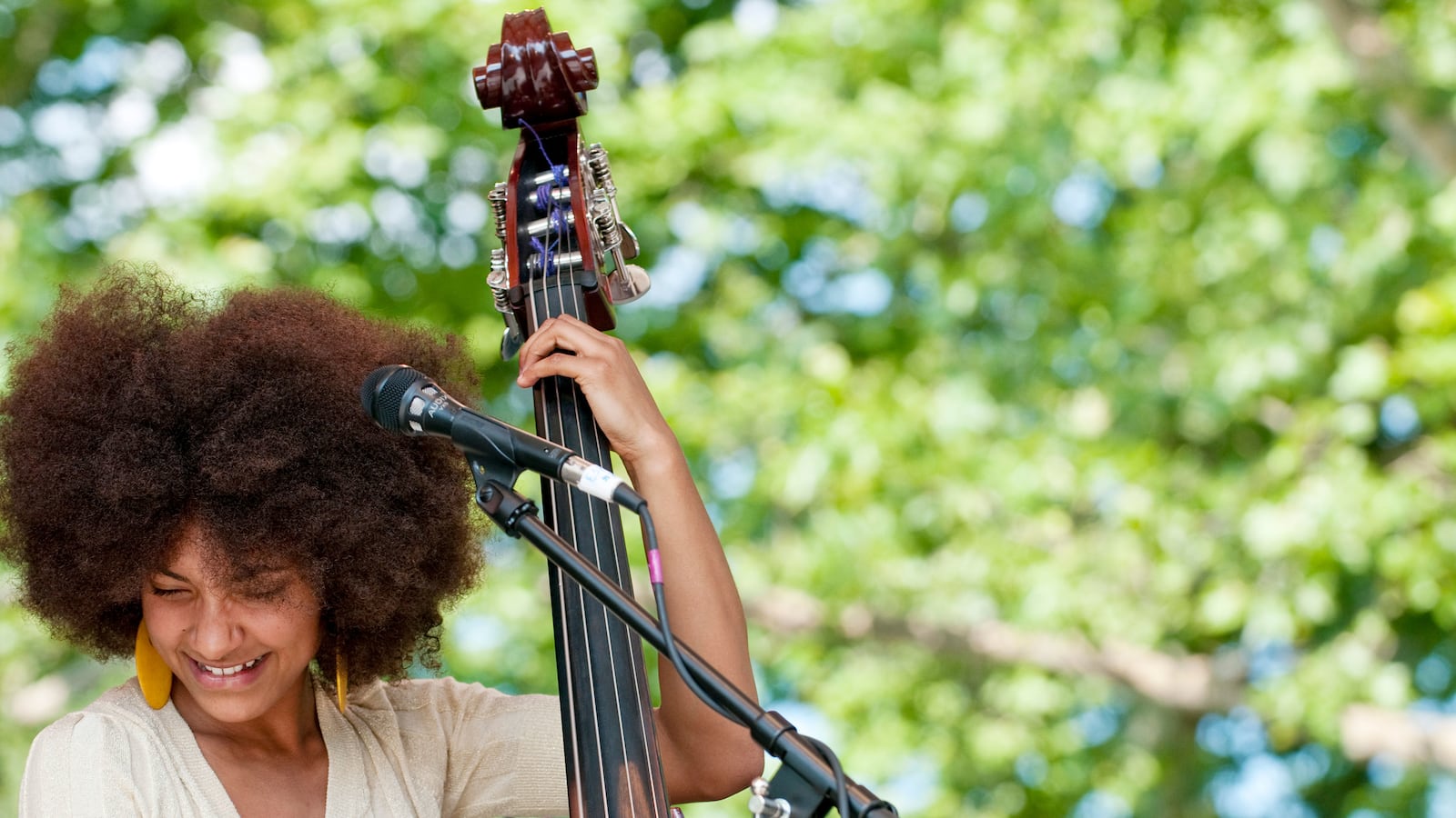 190601-blumenfeld-esperanza-spalding-hero_mkioog