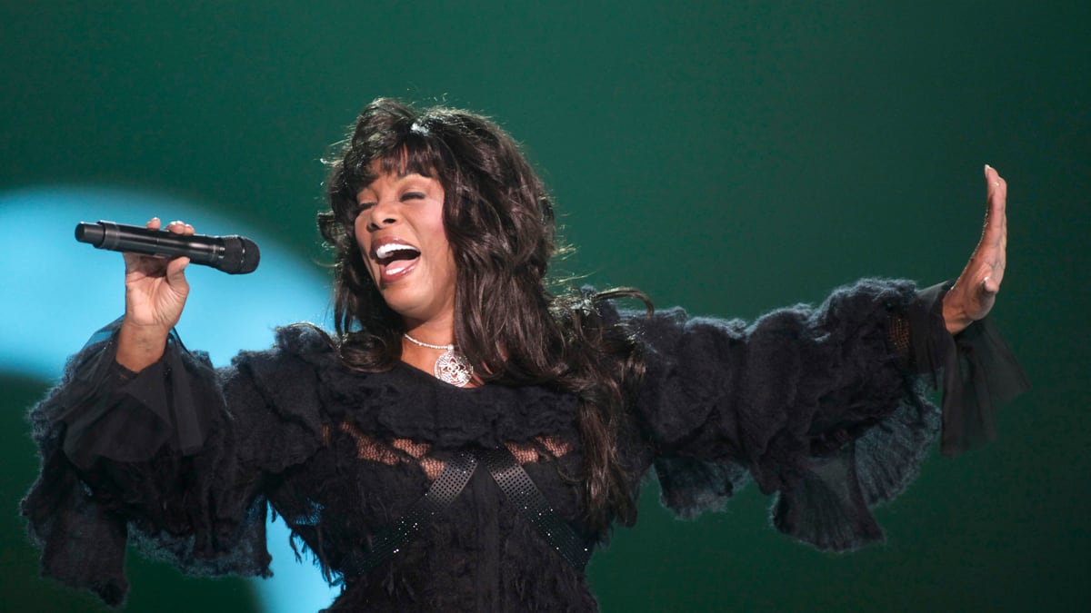 cheats/2012/05/18/celebs-mourn-donna-summer/donna-summer-cheat-new_ud0dmi