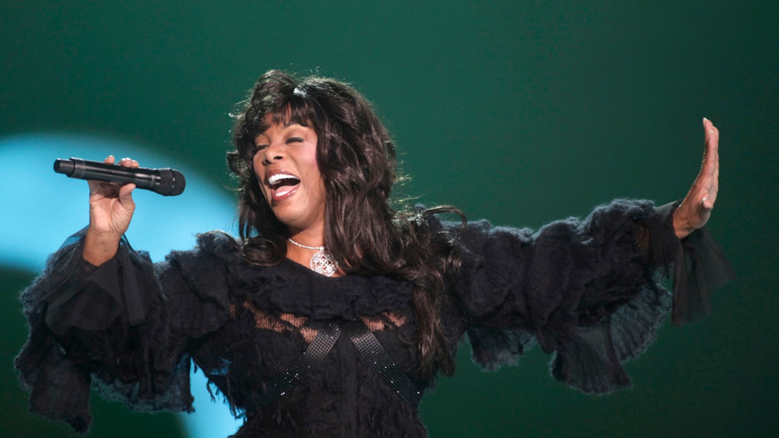 cheats/2012/05/18/celebs-mourn-donna-summer/donna-summer-cheat-new_ud0dmi