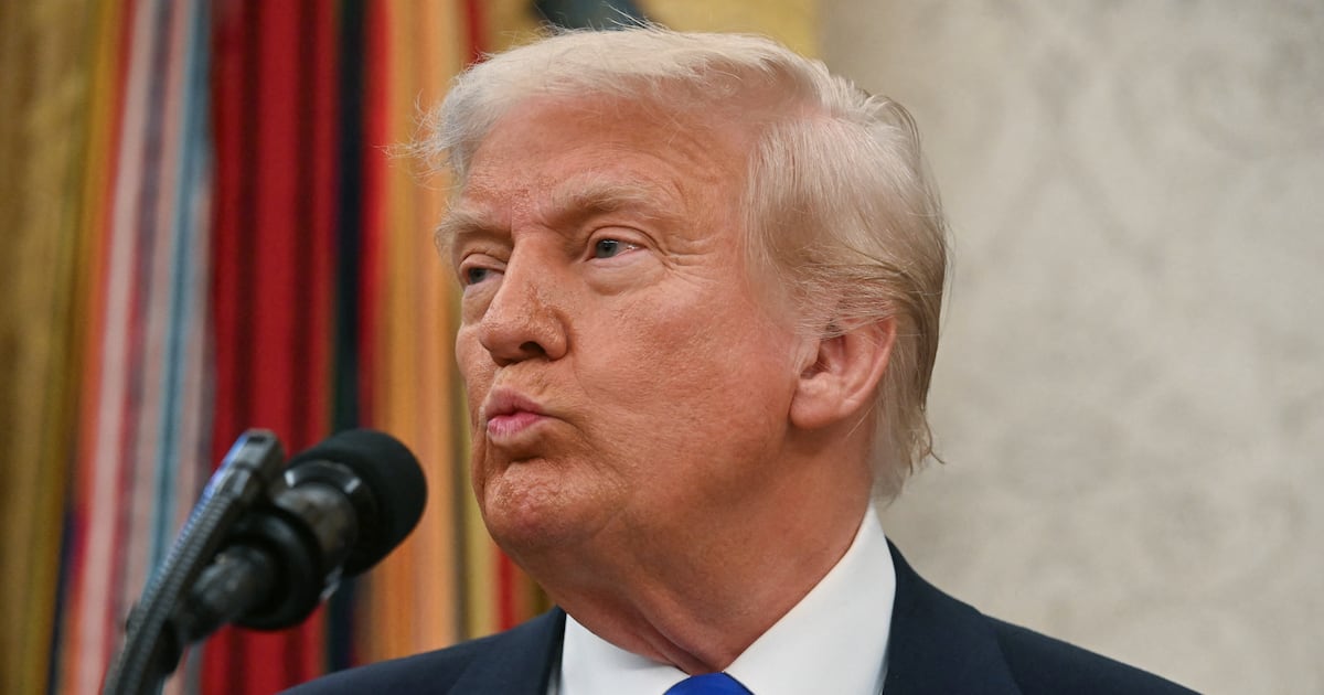 Judge Halts Trump’s Massive Downsizing of Federal Workforce