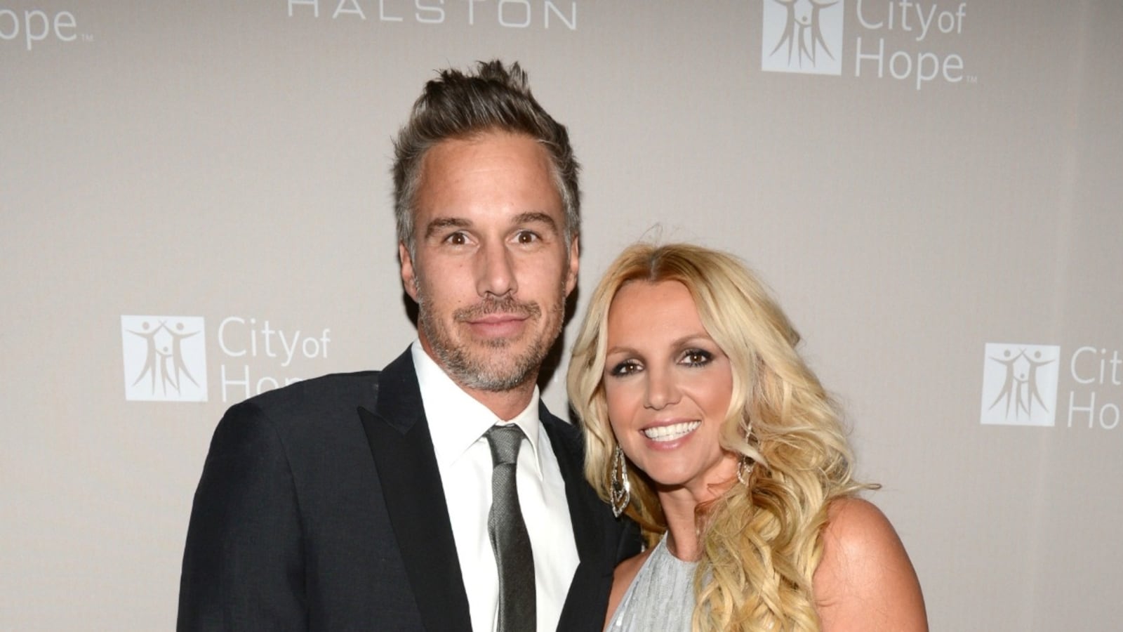 cheats/2013/01/11/britney-spears-jason-trawick-break-up/spears-trawick-split-cs_ij7f8u