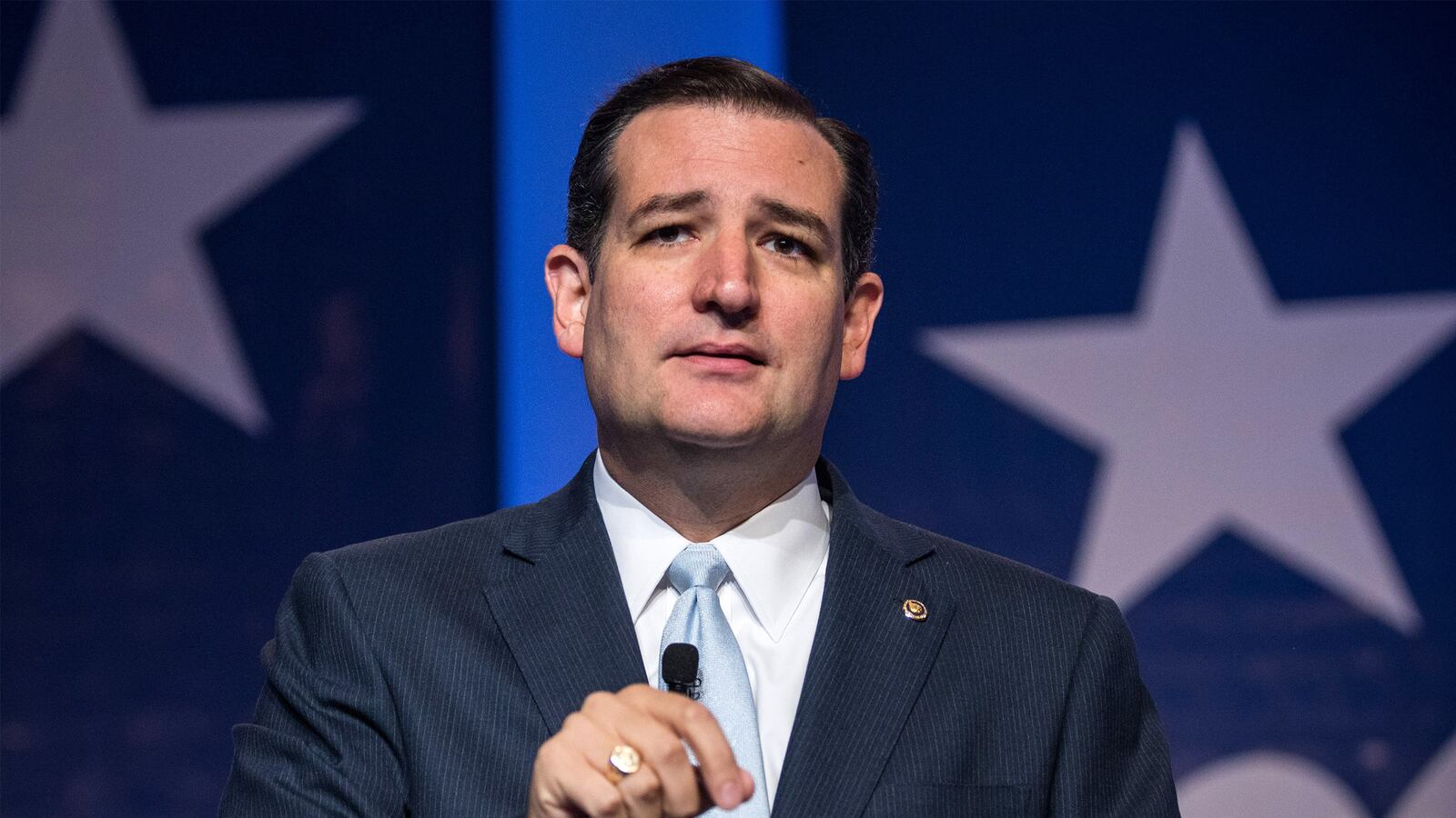 articles/2015/11/29/ted-cruz-mocks-media-for-planned-parenthood-shooter-coverage/151129-woodruff-cruz-tease_tlqric