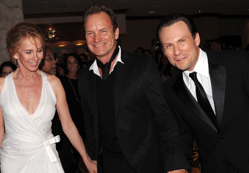 galleries/2009/05/10/white-house-correspondents-dinner/correspondence-dinner---sting-and-slater_dda8ua