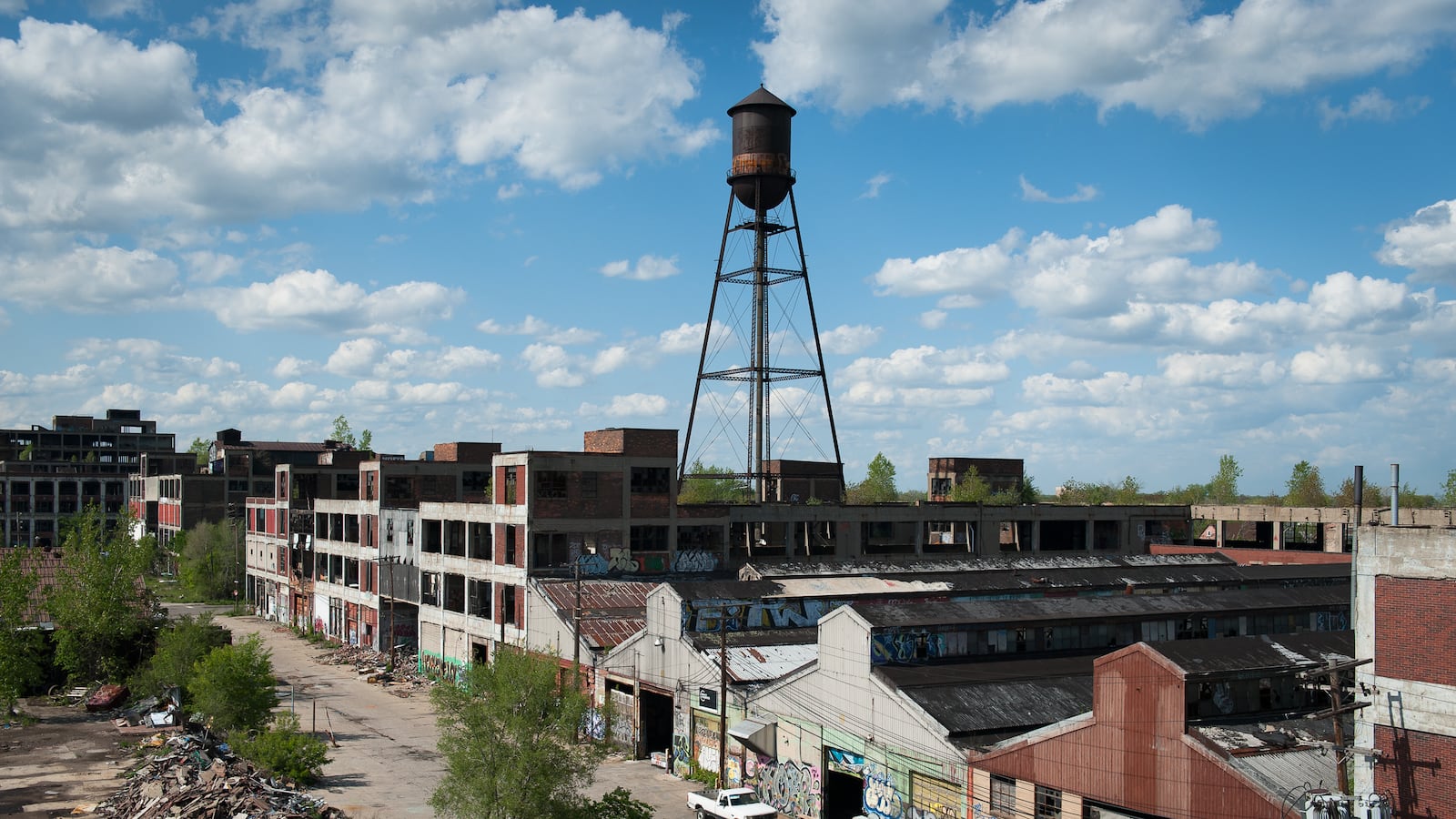 galleries/2013/07/20/detroit-here-and-now-photos/detroit_fassinger_7_asirf7