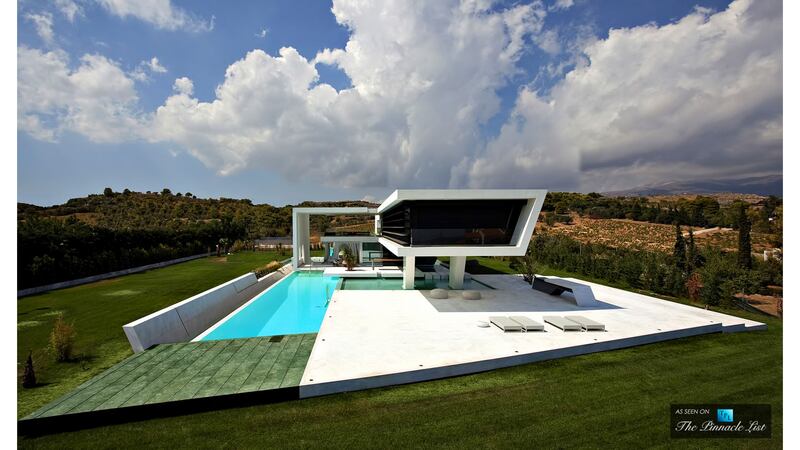 171008-mcnearney-omg-i-want-this-house-04_u7fwqa