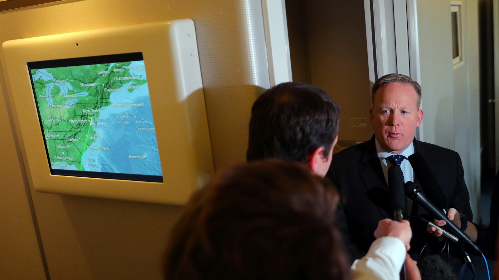 cheats/2017/02/07/report-wh-seeking-new-comms-director/170207-spicer-comms-director-cheat_gkdqq7