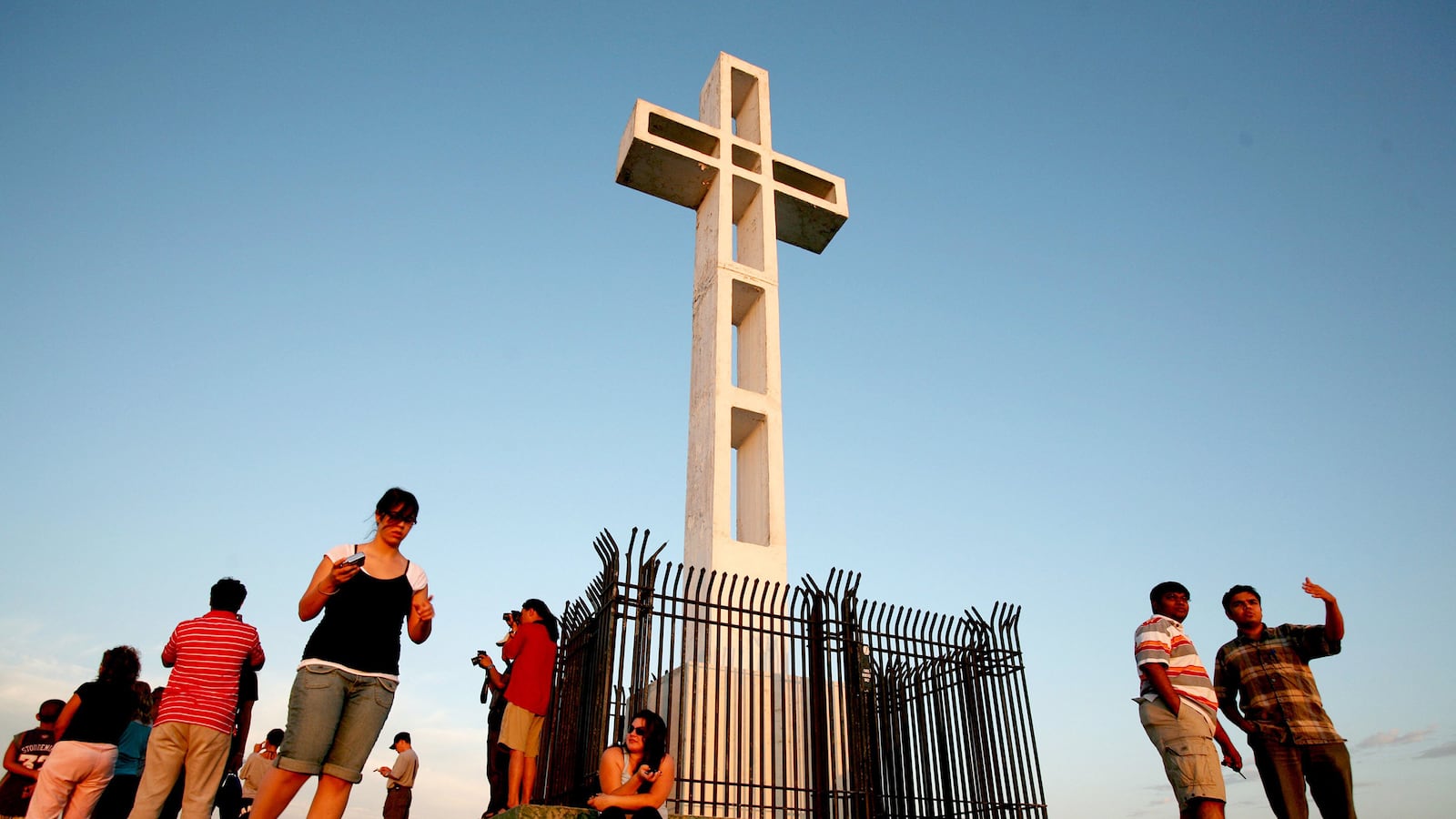 cheats/2013/12/13/court-ca-cross-must-come-down/131213-cross-sandiego-cheat_zpfqqt