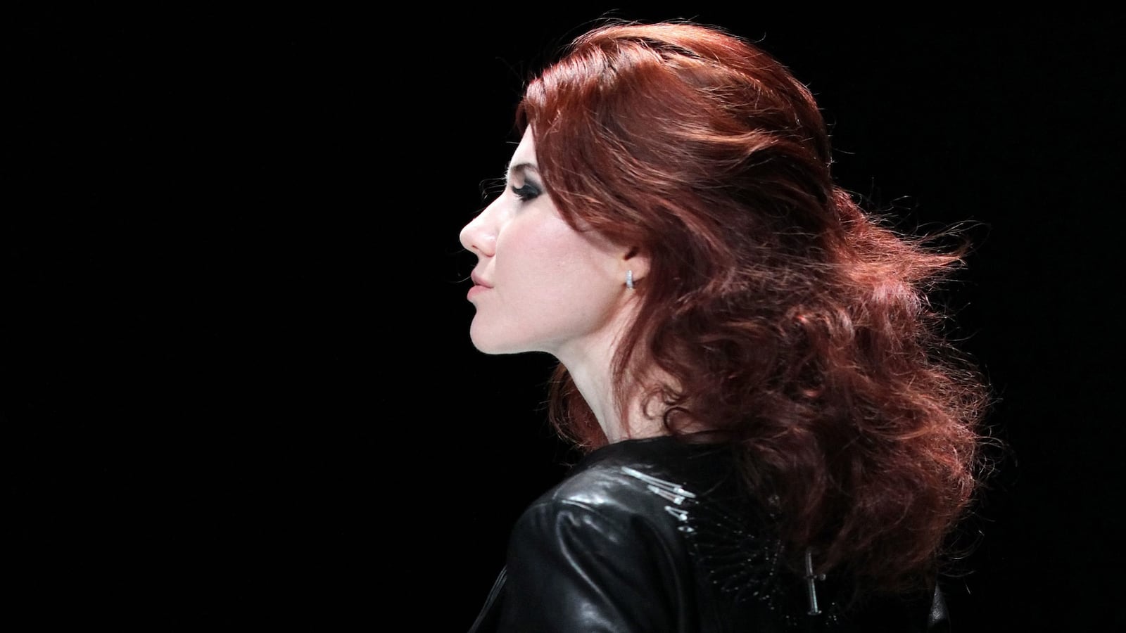 articles/2014/11/27/ex-spy-anna-chapman-from-russia-without-love/141126-nemtsova-chapman-tease_owl9gj