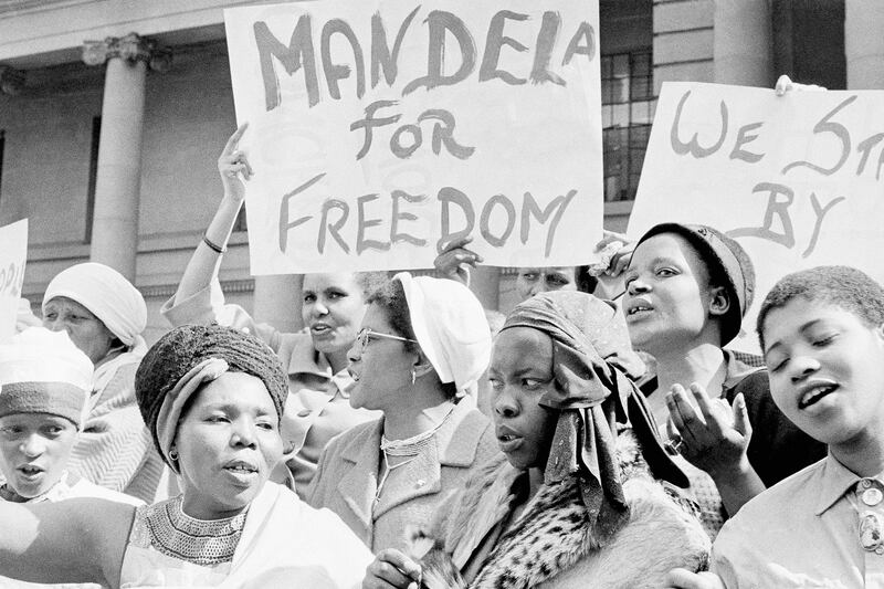 galleries/2013/12/05/nelson-mandela-s-life-in-photo/131205-mandela-9_ixq4k5