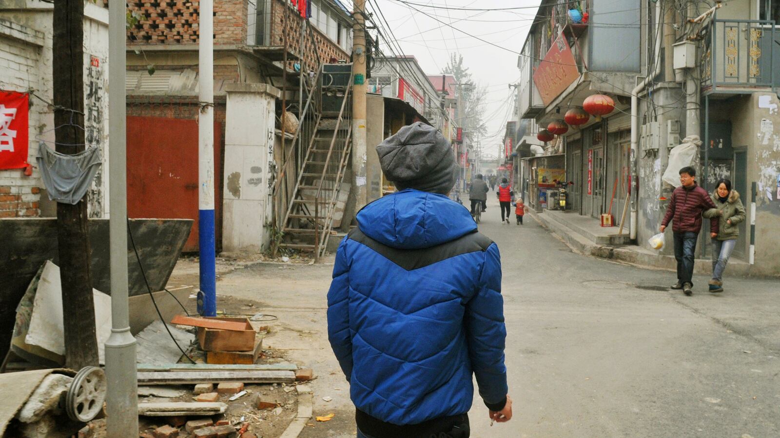 articles/2015/09/26/xi-s-china-a-place-called-hopelessness/150925-hong-hopelessness-tease_xjdc3u