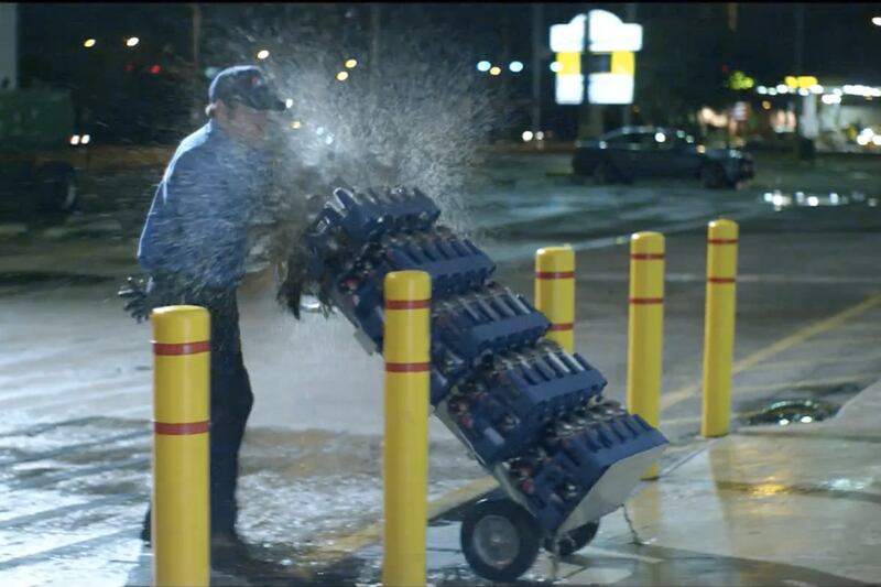 articles/2013/02/01/how-sodastream-took-on-the-super-bowl-and-lost-then-won/130131-soda-stream-ad-controversy-gross-tease_ijvv8a