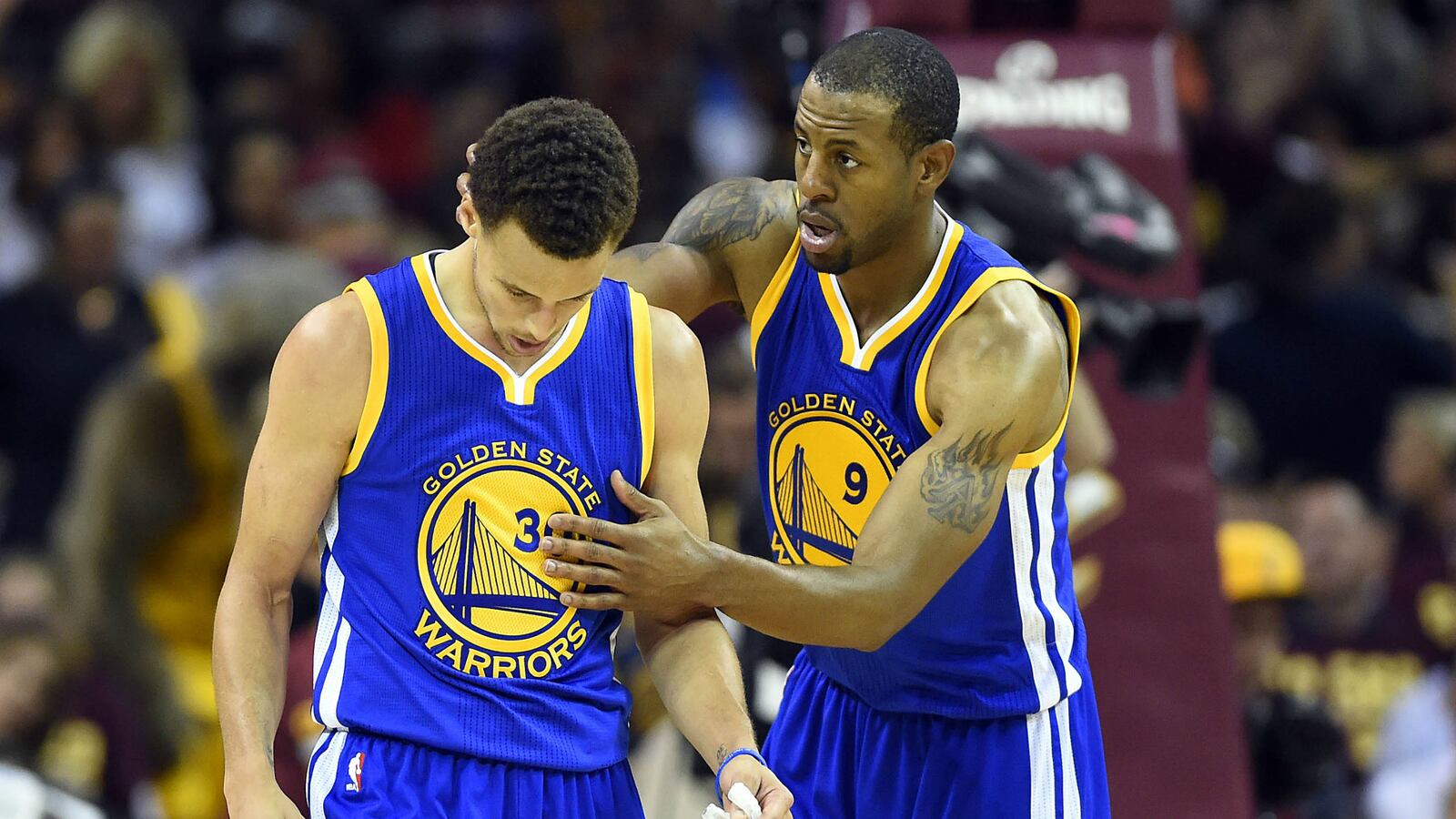 cheats/2015/06/11/curry-iguodala-hit-44-to-beat-cavs/150611-warriors-cavs-nba-finals-cheat_igvnj7