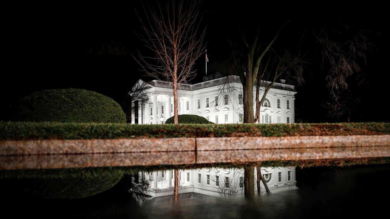 2020-01-08T000000Z_836227513_RC2EBE9373YM_RTRMADP_3_IRAQ-SECURITY_fkidcm