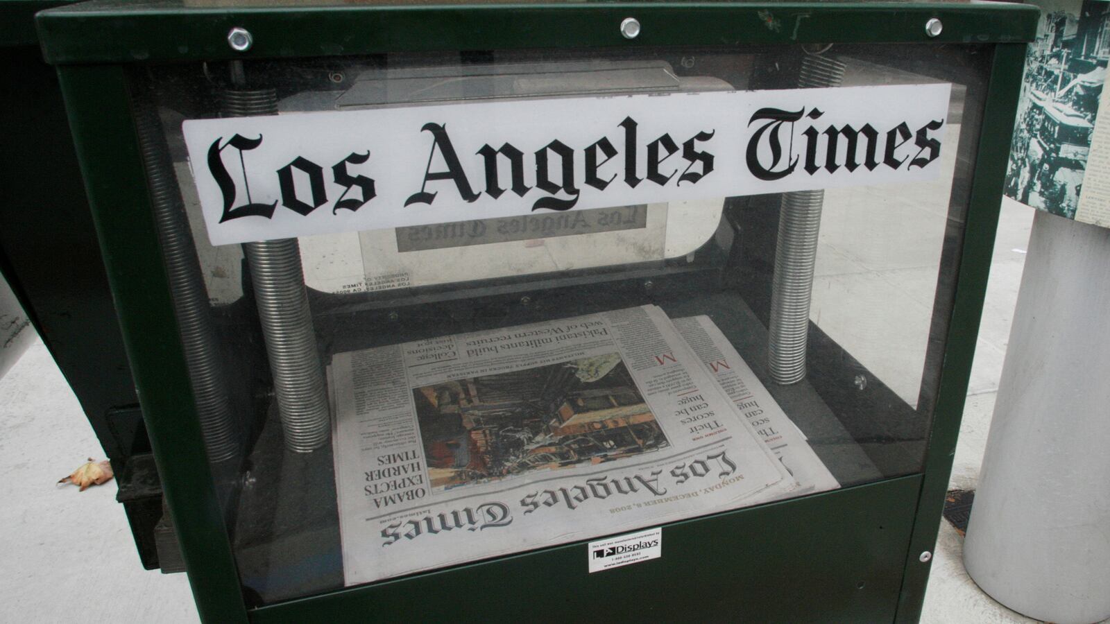 2021-05-03T000000Z_243454068_RC2G8N9A45UH_RTRMADP_3_LOS-ANGELES-TIMES-EDITOR_qw6ajd
