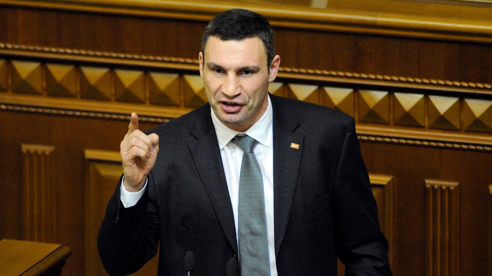 articles/2013/03/26/vitali-klitschko-bows-out-of-the-ring-and-enters-ukrainian-politics/130325-vitali-klitschko-retirement-marino-tease_xonuel