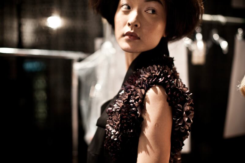 galleries/2010/09/14/vera-wang-backstage/vera-wang-backstage-13_pbopdq