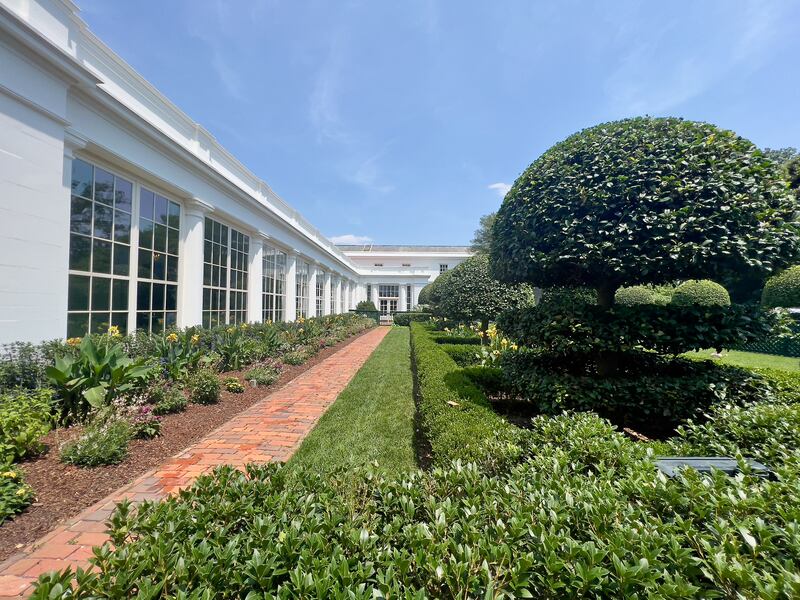 East Colonnade to East Wing.