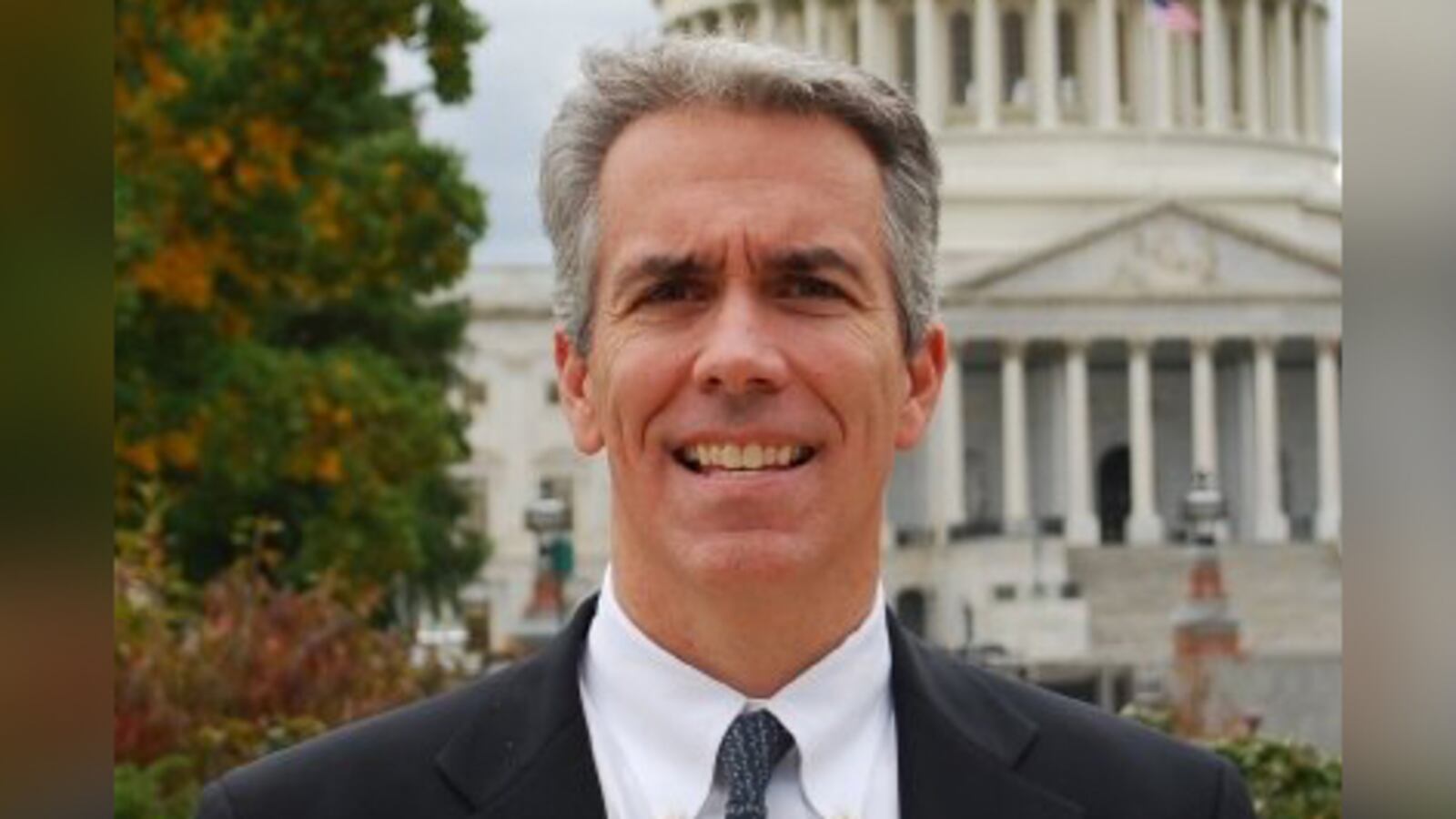 articles/2016/07/08/joe-walsh-still-crazy-after-all-these-tweets/160708-grove-joe-walsh-tease_pefd33