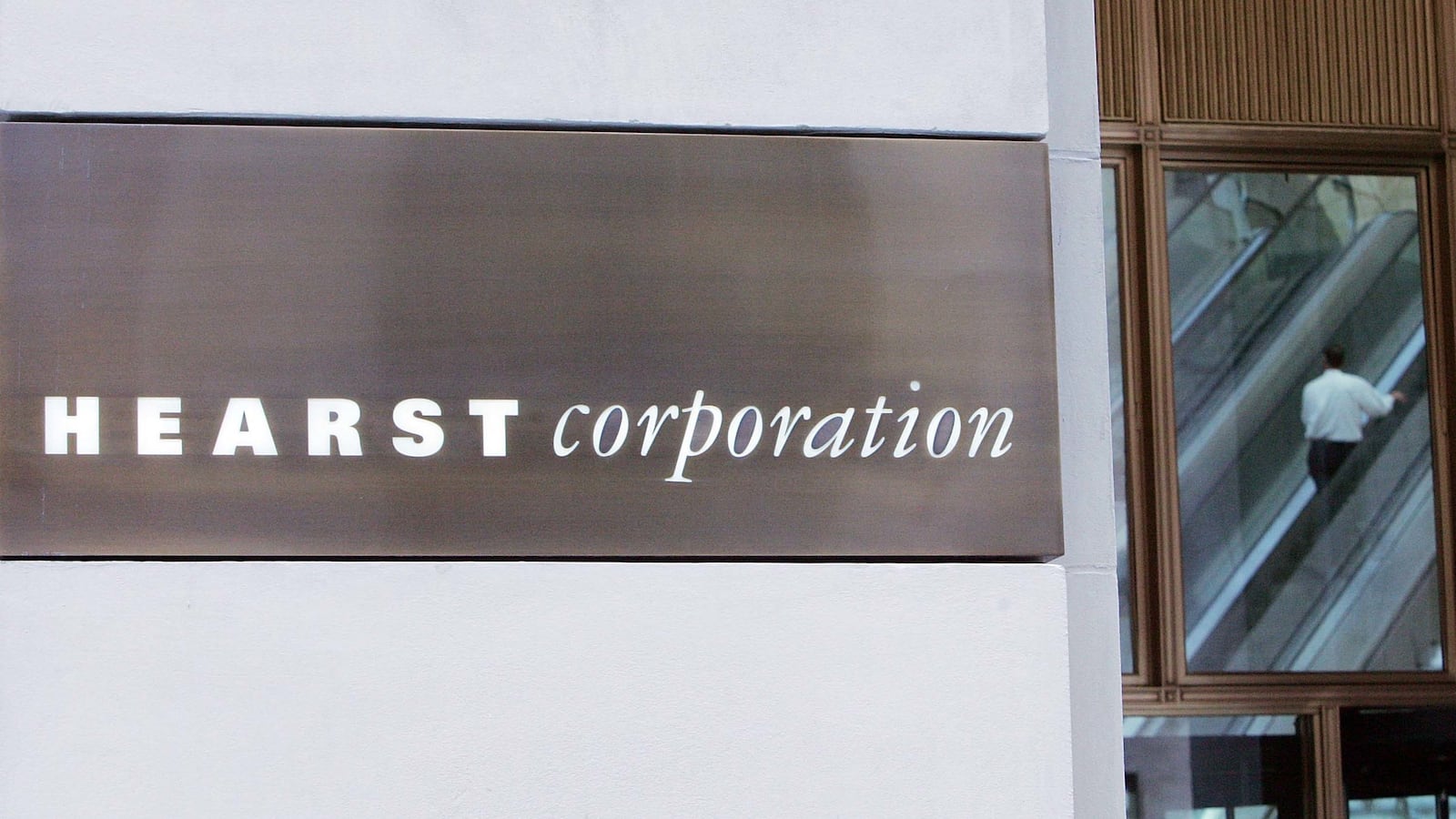 1911111-hearst-tease_qdwd9r