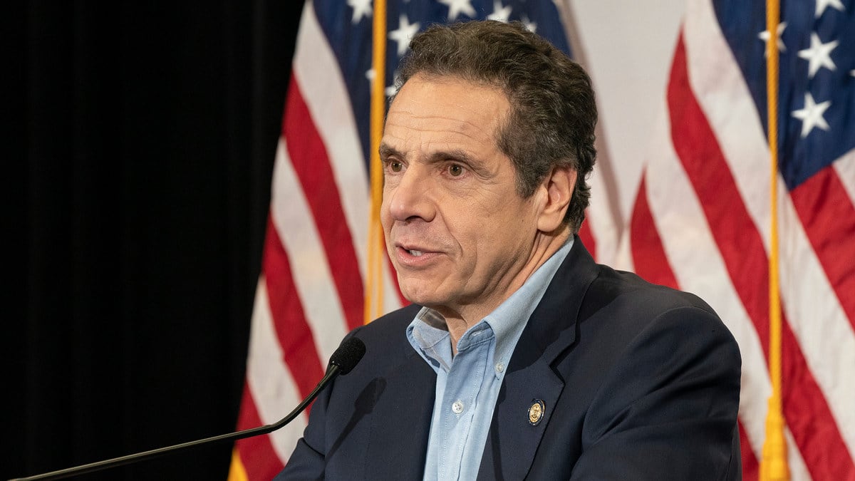 200421-lewis-trump-cuomo-hero_z4vbao