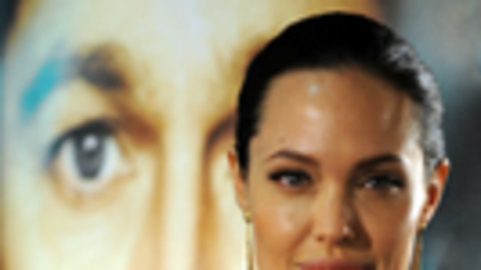 articles/2008/12/19/how-to-wreck-a-home/oxfeld-jolie_8121_ppep08