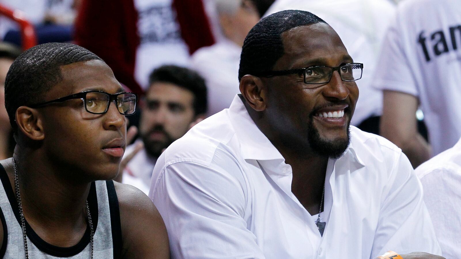 2013-05-25T120000Z_149759610_GM1E95P0TV902_RTRMADP_3_NBA_huhik9