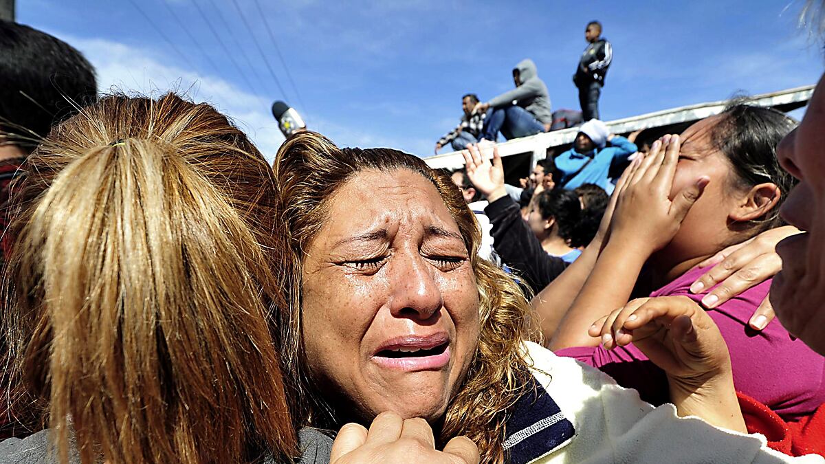 cheats/2012/02/20/guards-held-after-mexico-prison-riot/mexico-prison-cheat_xyok4u