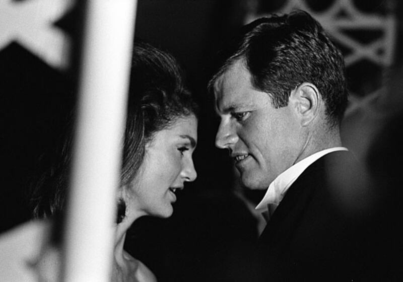 galleries/2009/07/30/intimate-photos-of-the-kennedy-family/kennedy-fam-13_ljai95