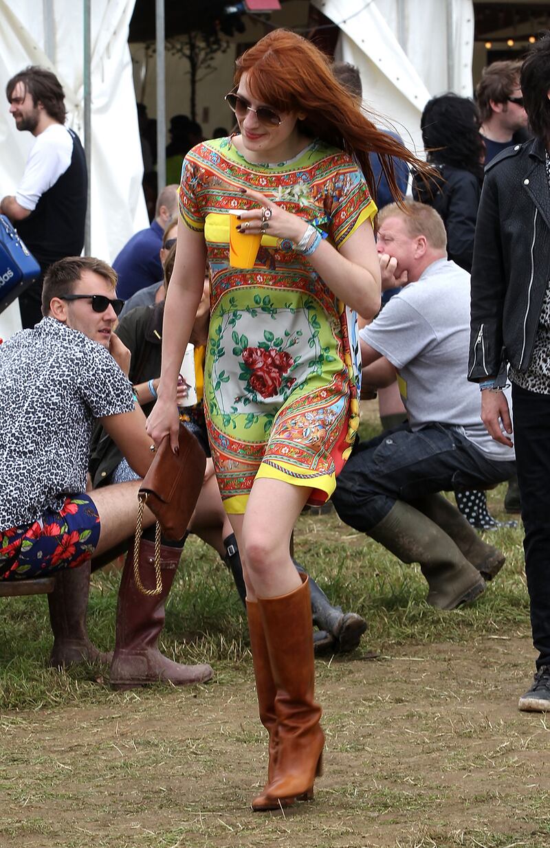 galleries/2013/07/01/mick-jagger-kate-moss-more-stars-at-glastonbury-2013-photos/130630-glastonbury-florence-welch_kwmgwt