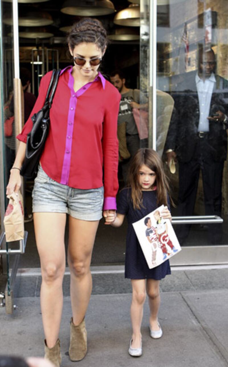 galleries/2011/12/19/most-influential-celebrity-kids-photos/suri-cruise-celebrity-power-babies_kcpgcf