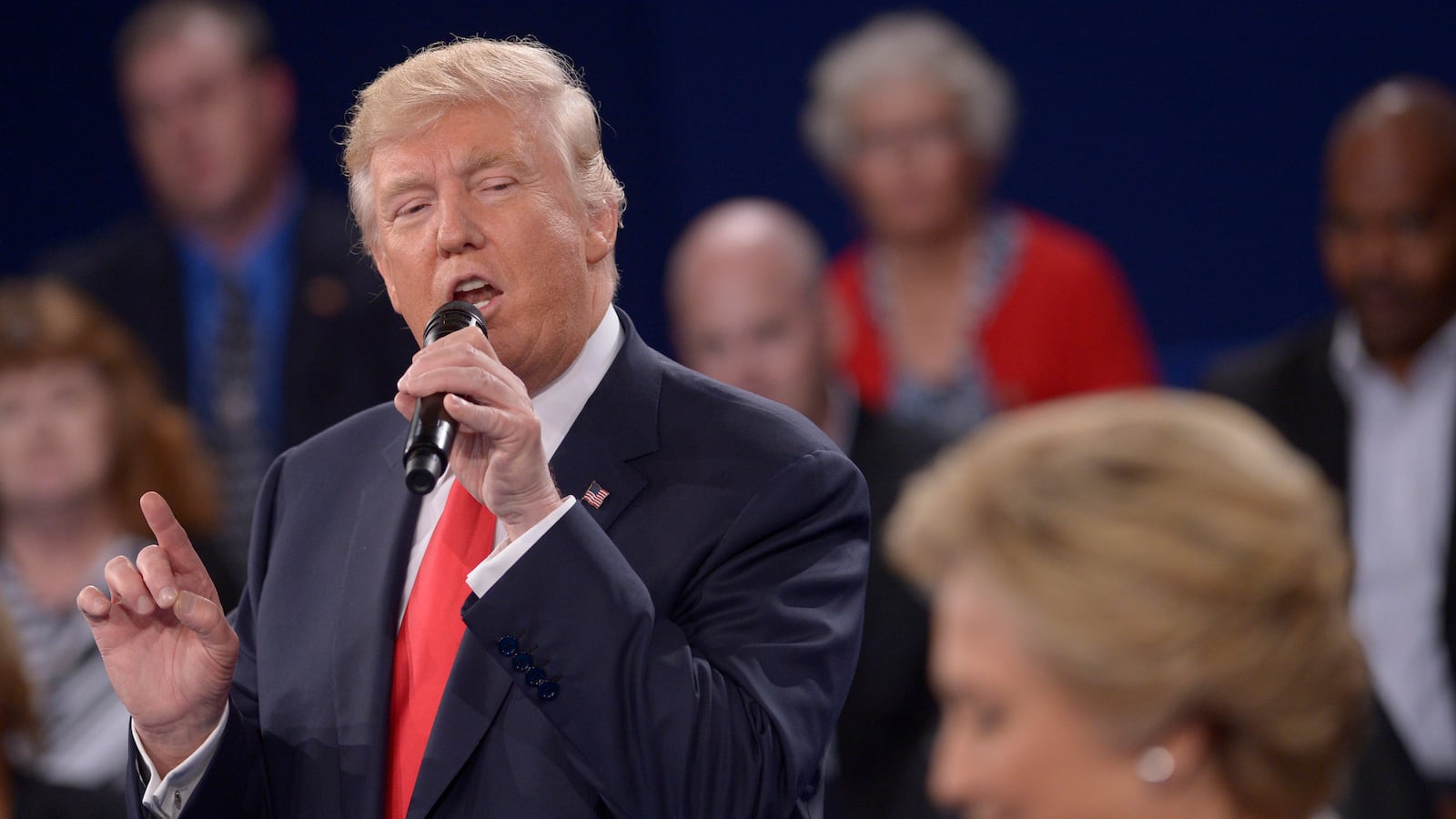 articles/2016/10/10/watch-trump-defends-his-tremendously-respectful-words-on-women/161010-Place-trump-defends-words-on-women-Tease_m9moxx