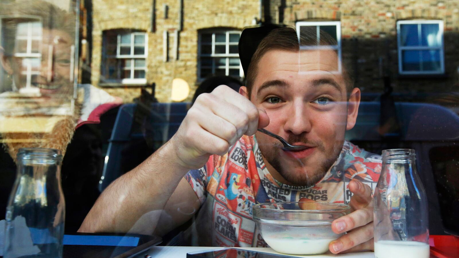 articles/2014/12/14/cereal-cafe-s-big-bowl-of-hate/141212-levesly-cereal-tease_v7exht