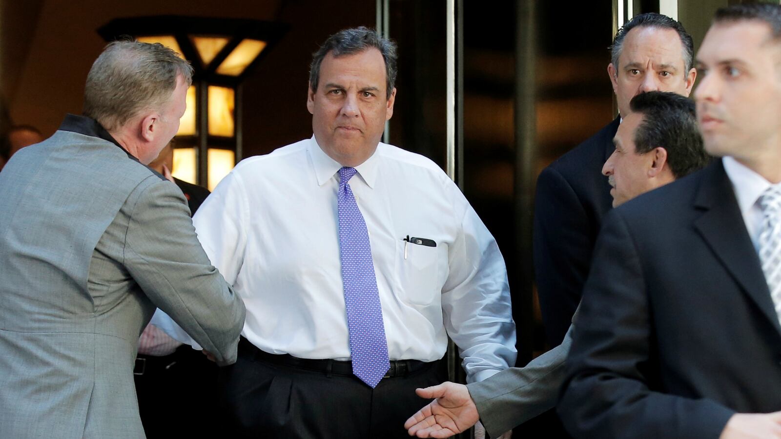 cheats/2016/06/30/report-trump-vetting-christie-for-vp/160630-chris-christie-vp-cheat_g9fqvu