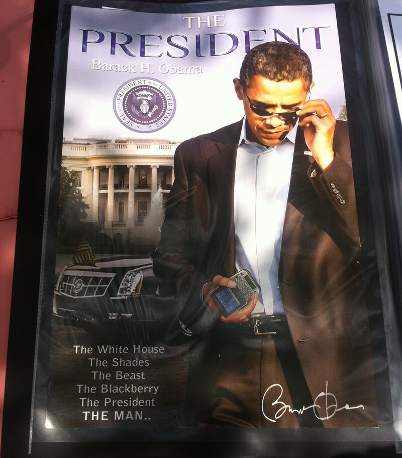 galleries/2012/09/09/obama-iconography-and-a-tale-of-two-conventions-photos/obama-iconography-avlon-1_ut7250